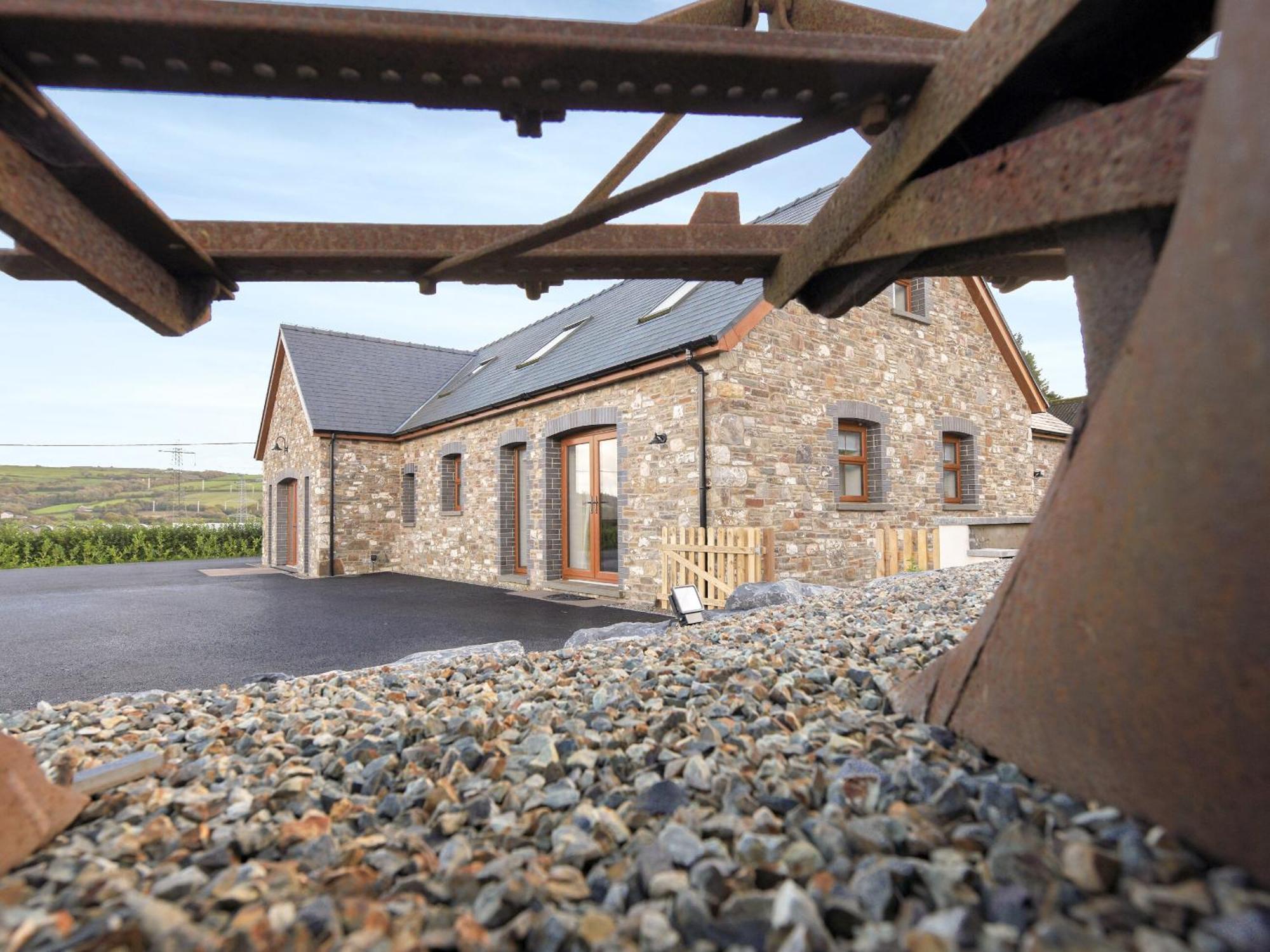 Y Beudy Bach Villa Pont-y-Berem Exterior photo